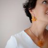 Pendientes FLOR NARANJA gancho largo - Imagen 6