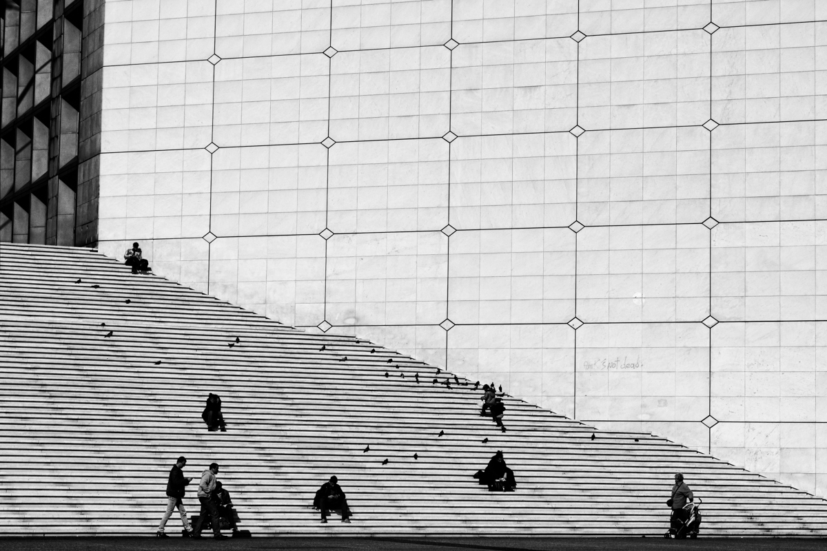 Black and White | Street Photography | Paris | Enjoy the sun