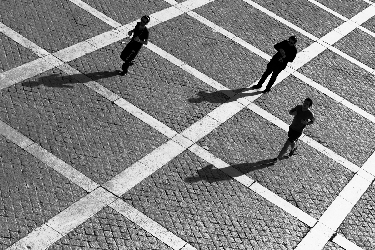 Black and White | Street Photography | Paris | Choose your speed