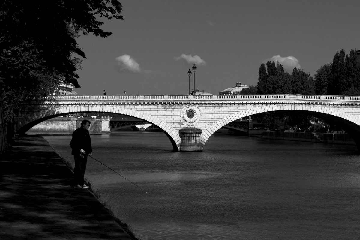 Black and White | Street Photography | Paris | Fishing