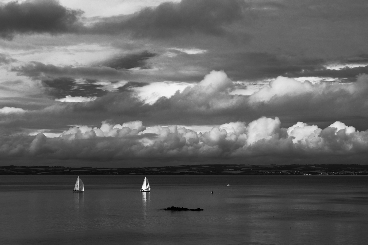 Black and White | Landscape Photography | Brittany | Sailing back to marina