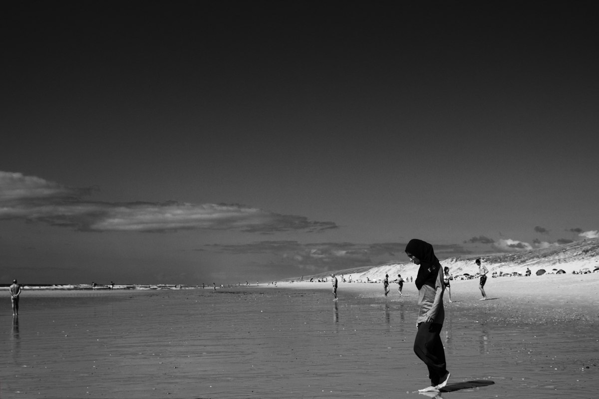 Black and White | Street Photography | Bordeaux | She