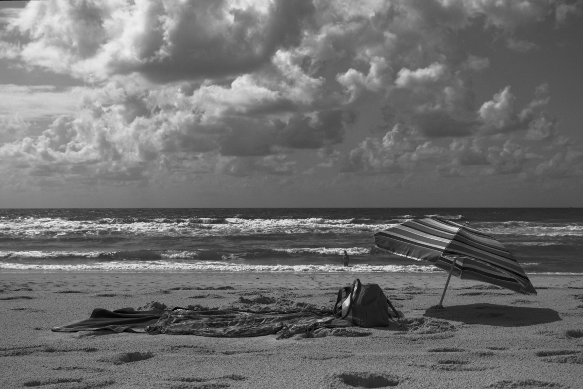 Black and White | Landscape Photography | Bordeaux | Gone swimming