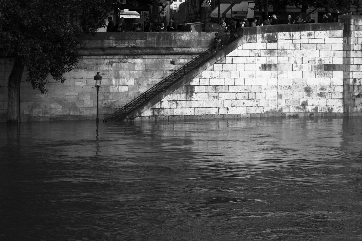 Black and White | Cityscape Photography | Paris | Flood