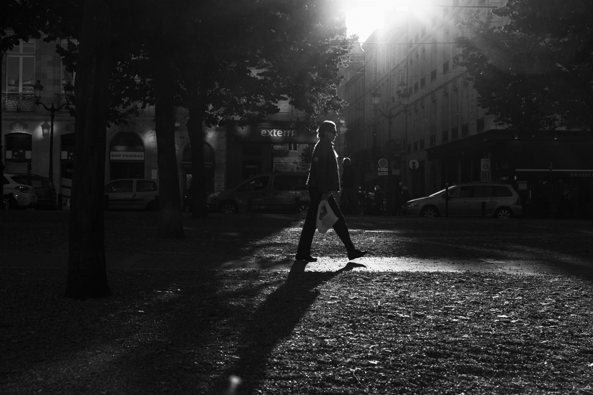 Black and White | Street Photography | Bordeaux | Woman