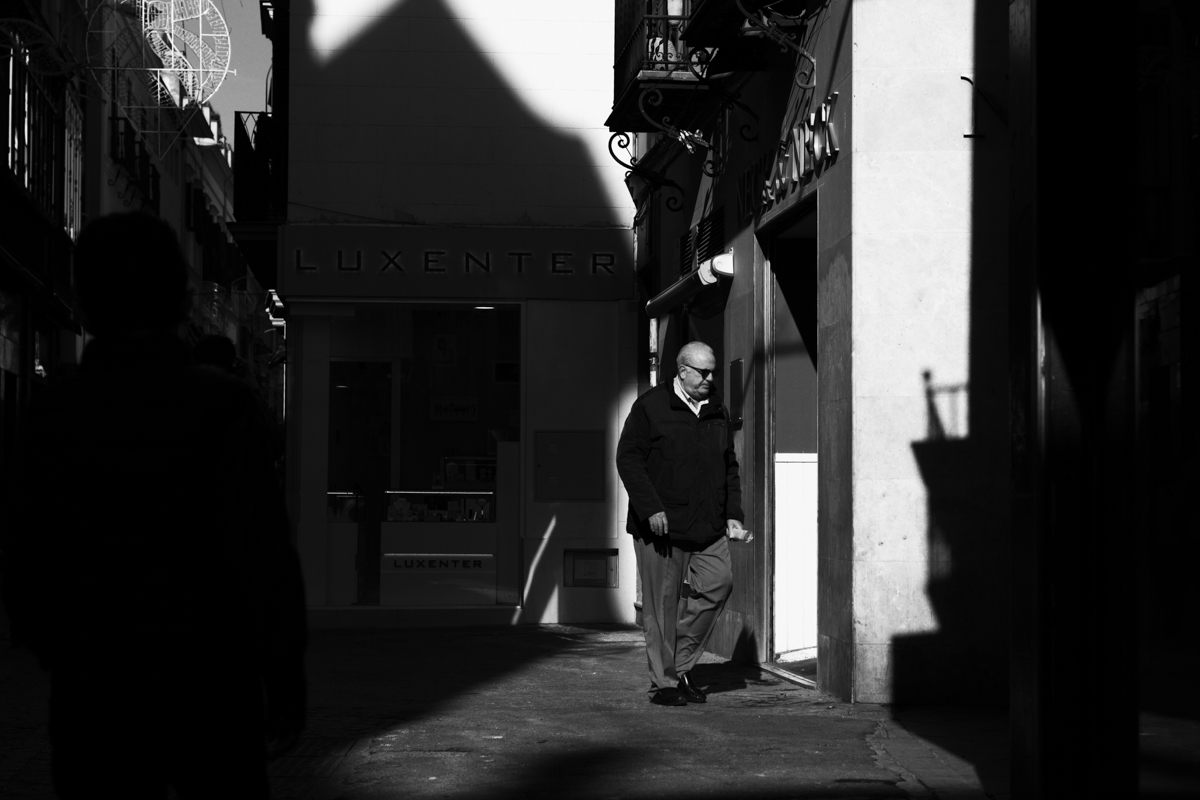 Black and White | Street Photography | Spain | Walking