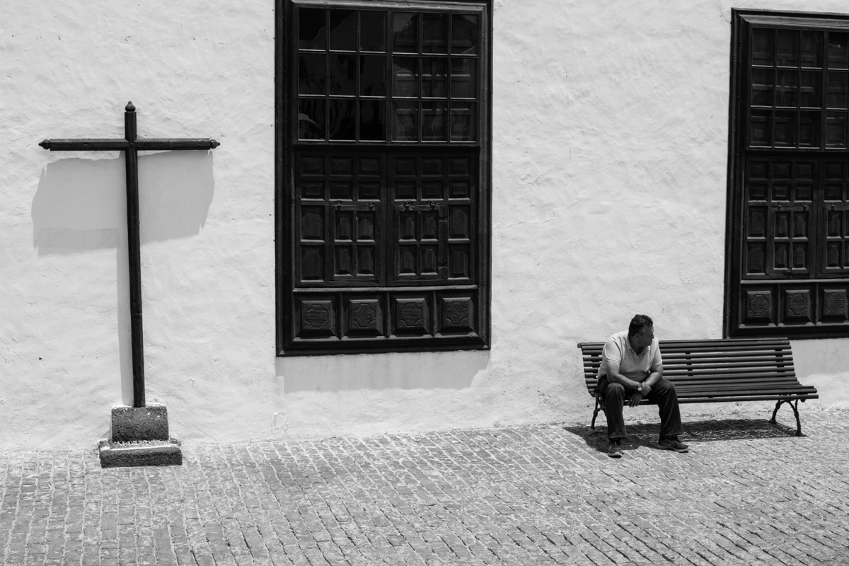 Black and White | Street Photography | Spain | Expectation