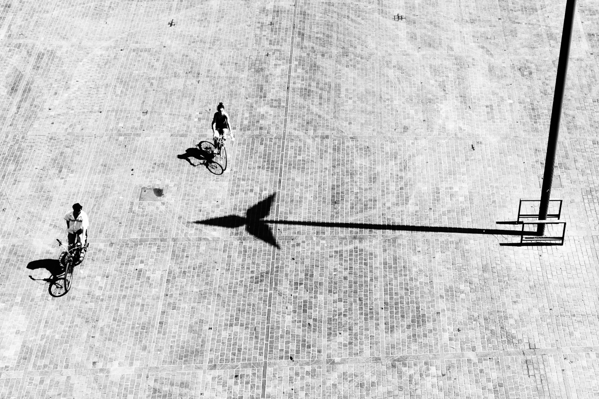 Black and White | Street Photography | Bordeaux | Two cycles