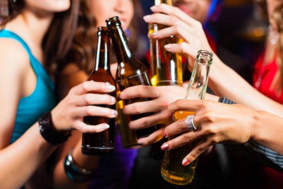 Flertal vil forbyde salg af alkohol til unge på ungdomsuddannelser