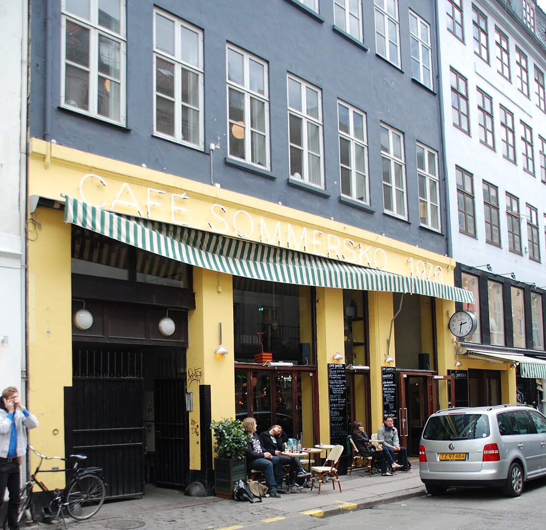 Danmarks første Café genåbner