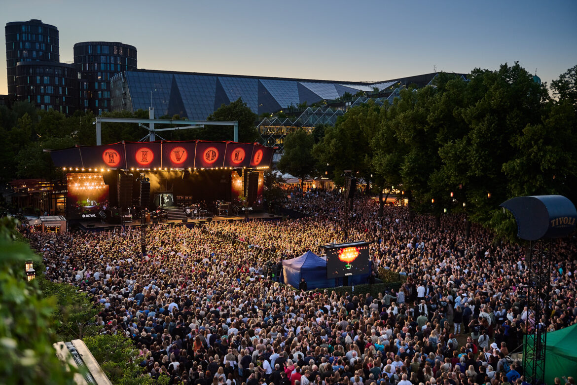 Saveus lukker Fredagsrock 2024 med særlig sommerkoncert