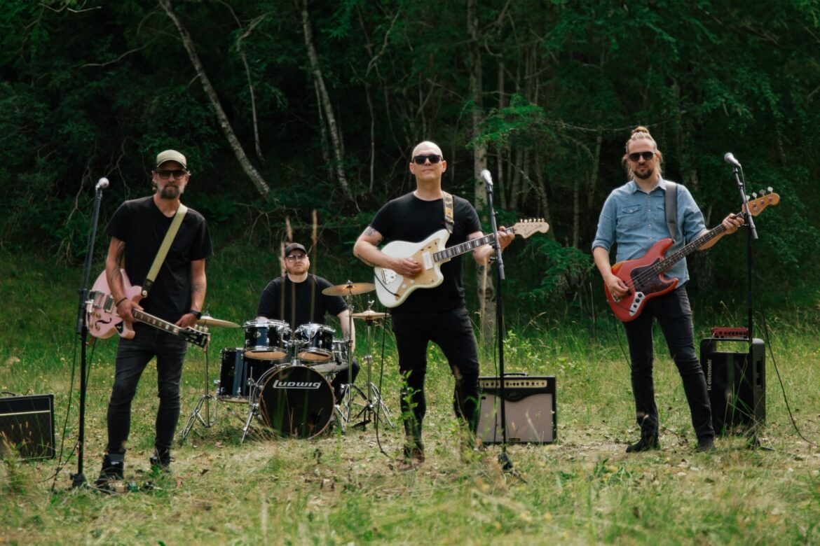 Indie pop bandet De Lyse Timer udgiver singlen Tiger. Lyt her