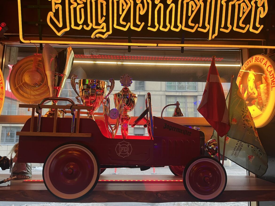 Se pokaler givet for at være Danmarks Hyggeligst Værtshus