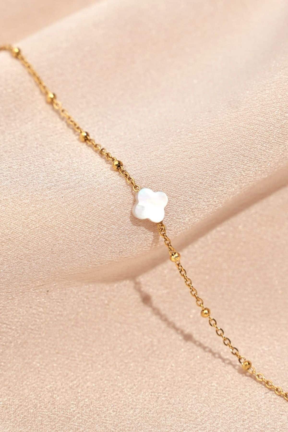 victoire collection clover bracelet