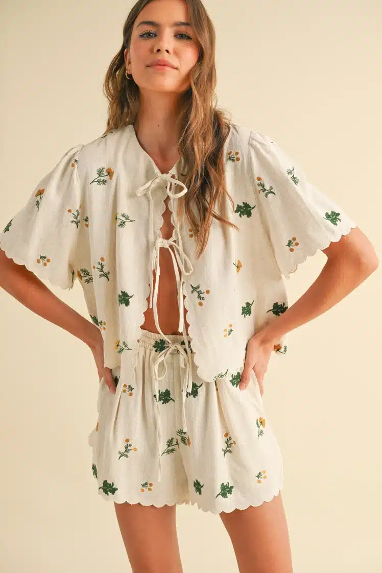 Miou Muse floral embroidery set