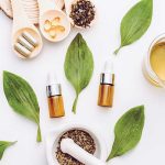 Qu'est-ce que la Naturopathie Par julie doulet naturopathe Un soin global dans la bienveillance et le respect de soi La naturopathie est une approche douce et holistique (qui prend en compte la globalité de l’individu) qui mise avant tout sur la stimulation des mécanismes naturels d’autoguérison et de défense du corps grâce à un ensemble de méthodes de soins naturels et biologiques. Les différents outils comme l’aromathérapie, la phytothérapie, la complémentation, la gestion du stress vont activer, nourrir et renforcer ces mécanismes pour permettre à votre corps de retrouver l’équilibre pour qu’il puisse optimiser et conserver son capital santé. Mon rôle consiste à vous expliquer le fonctionnement de votre corps, ses mécanismes et ses éventuels dérèglements. En consultation, je vais prendre en considération la personne que vous êtes de manière globale : le mal-être peut provenir des différents plans physique, énergétique, mental ou émotionnel. Le programme d’hygiène de vie établi ensemble lors de votre consultation sera constitué de conseils basés uniquement sur des méthodes naturelles. Ce programme est personnalisé, adaptée à votre vitalité et votre tempérament ainsi qu’à votre environnement professionnel, familial ou social.