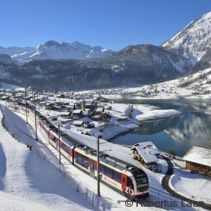 Winter wonderland with the GoldenPass Line between Interlaken and Lucerne