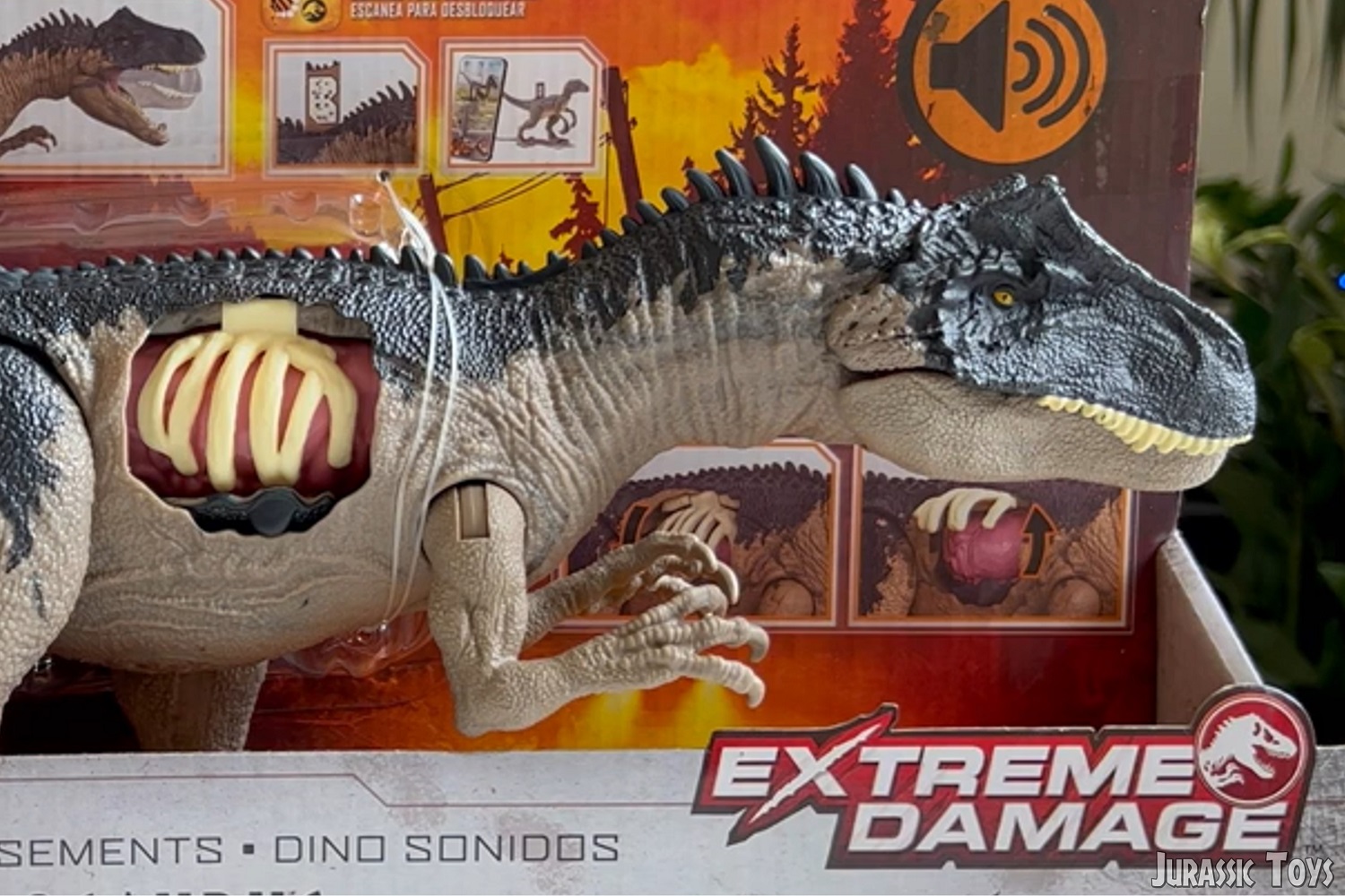 Extreme Damage Allosaurus review | Jurassic Toys