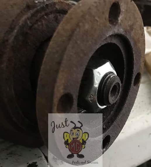Top Quality Rear Axle/ Gearbox Flange Axle Nut MGB/MGC/V8 3 synch/4 synch Overdrive Gearbox  BTB 753