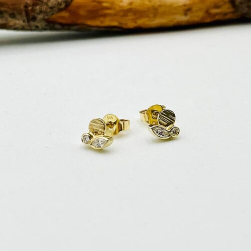 Geelgouden oorstekers met ronde en markies diamanten