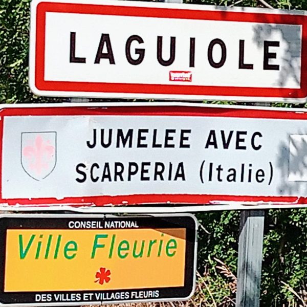 Laguile Strassenschild