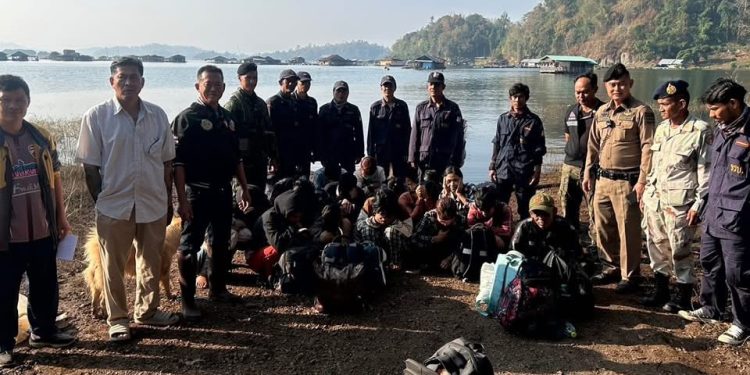 ထိုင်းနိုင်ငံ၌ လတ်တလောအတွင်း မြန်မာရွှေ့ပြောင်းအလုပ်သမား တစ်သောင်းနီးပါး ဖမ်းဆီးခံခဲ့ရ