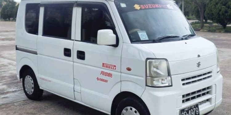 🔧🚗 မြန်မာနိုင်ငံ၏ မော်တော်ကားစျေးကွက် – စိန်ခေါ်မှုများအိမ်နီးချင်းနိုင်ငံနှင့် နှိုင်းယှဉ်ချက်