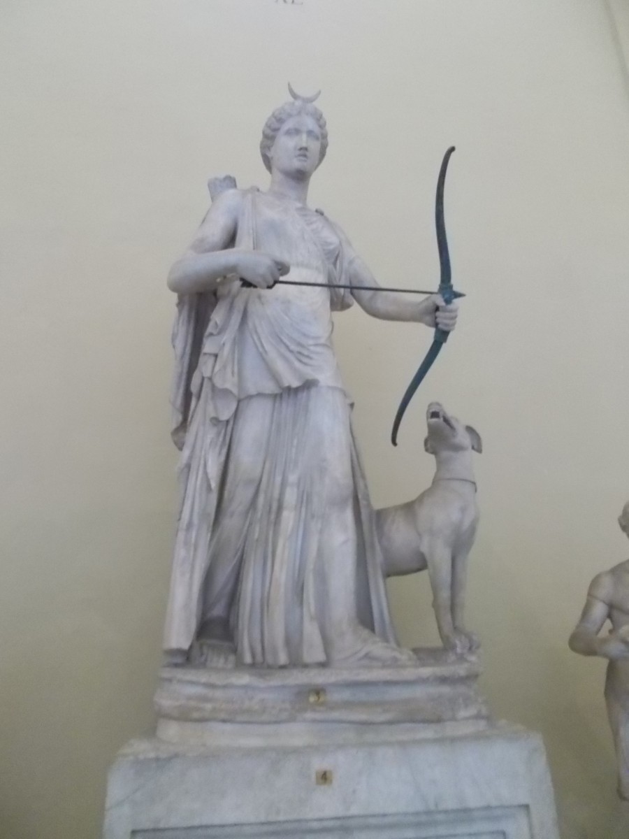 Артемида Таврическая статуя