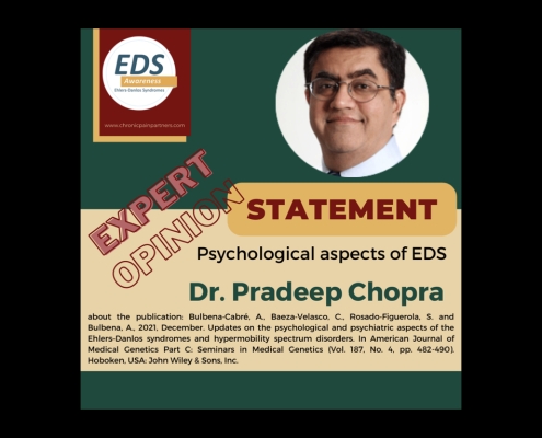 Ein Foto von Dr. Chopra, ein Mann mit kurzen braunen Haaren und einer Brille. Daneben ist das Logo von EDS Awareness. Text: Expert Opinion, Psychological aspects of EDS - Dr. Pradeep Chopra