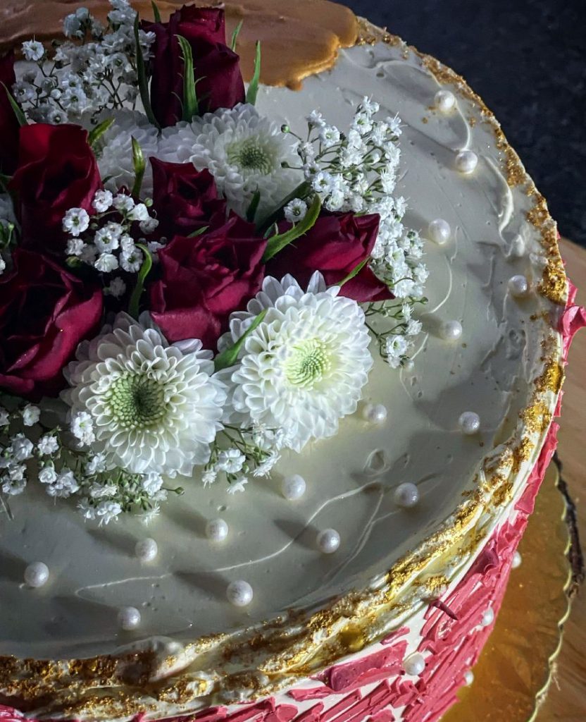 Torte mit echten Blumen dekorieren - Kasia Sweet Dream