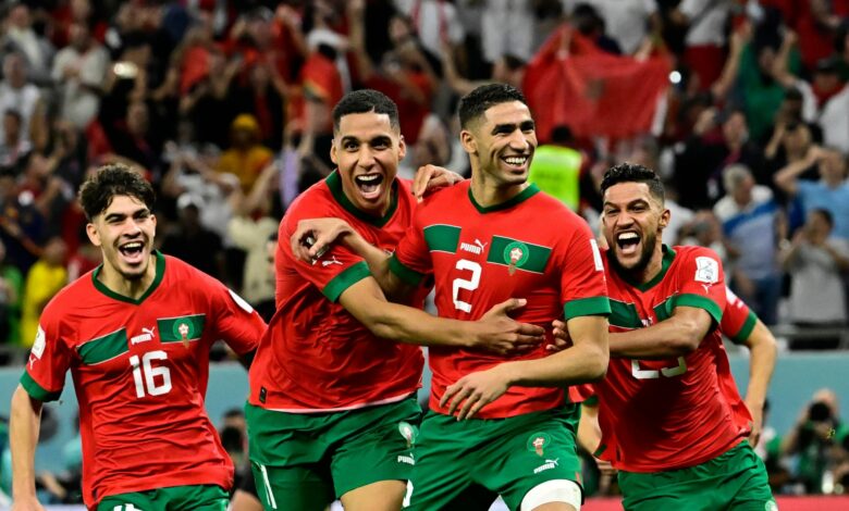 حقق المنتخب المغربي إنجازا تاريخيا بكونه أول فريق أفريقي أمازيغي يصل إلى نصف نهائي المونديال حيث سحق غريمه البرتغالي 1-0 على ملعب الثمامة اليوم السبت