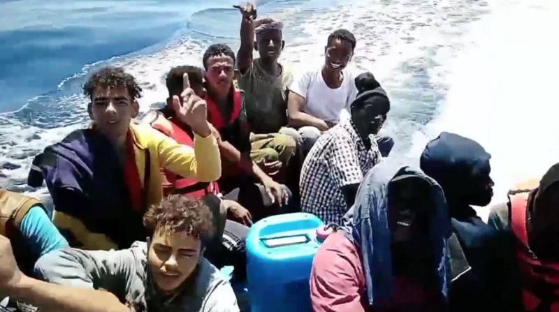  تهريب المهاجرين غير الشرعيين من دول جنوب الصحراء إلى المغرب.

