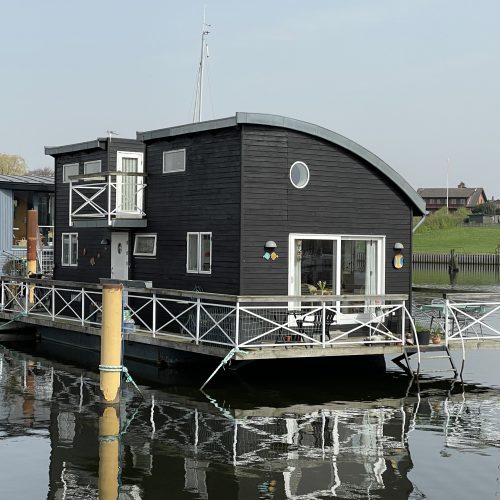 Husbåd 59 m2 med bådplads