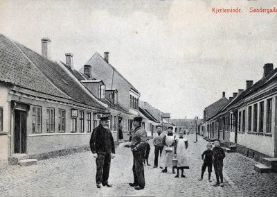Fiskergade i Kerteminde på gammelt udateret postkort. Fra Karsten Holm Jensens samling.