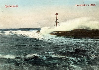 Postkort Kerteminde havnen havnemolen i storm