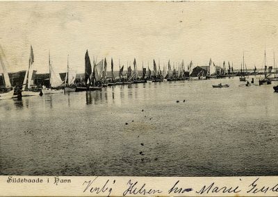 Postkort Kerteminde sildebåde i havn