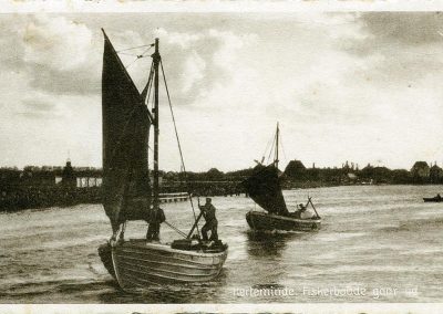 Postkort Kerteminde havnen fiiskerbåde går ud