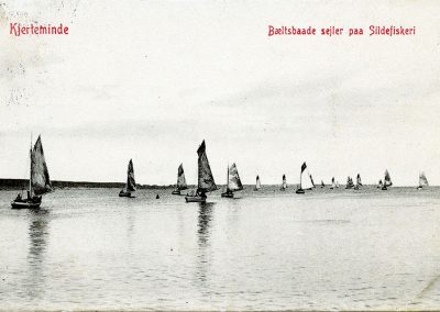 Postkort Kerteminde havnen bæltbåde sejler på sildefiskeri