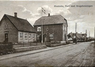 Gammelt postkort af Munkebo brugsforening