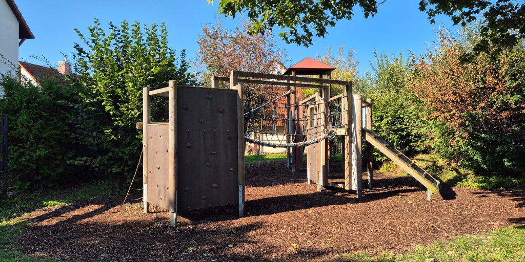 Spielplatz Lange Länge 38 - Neuendettelsau