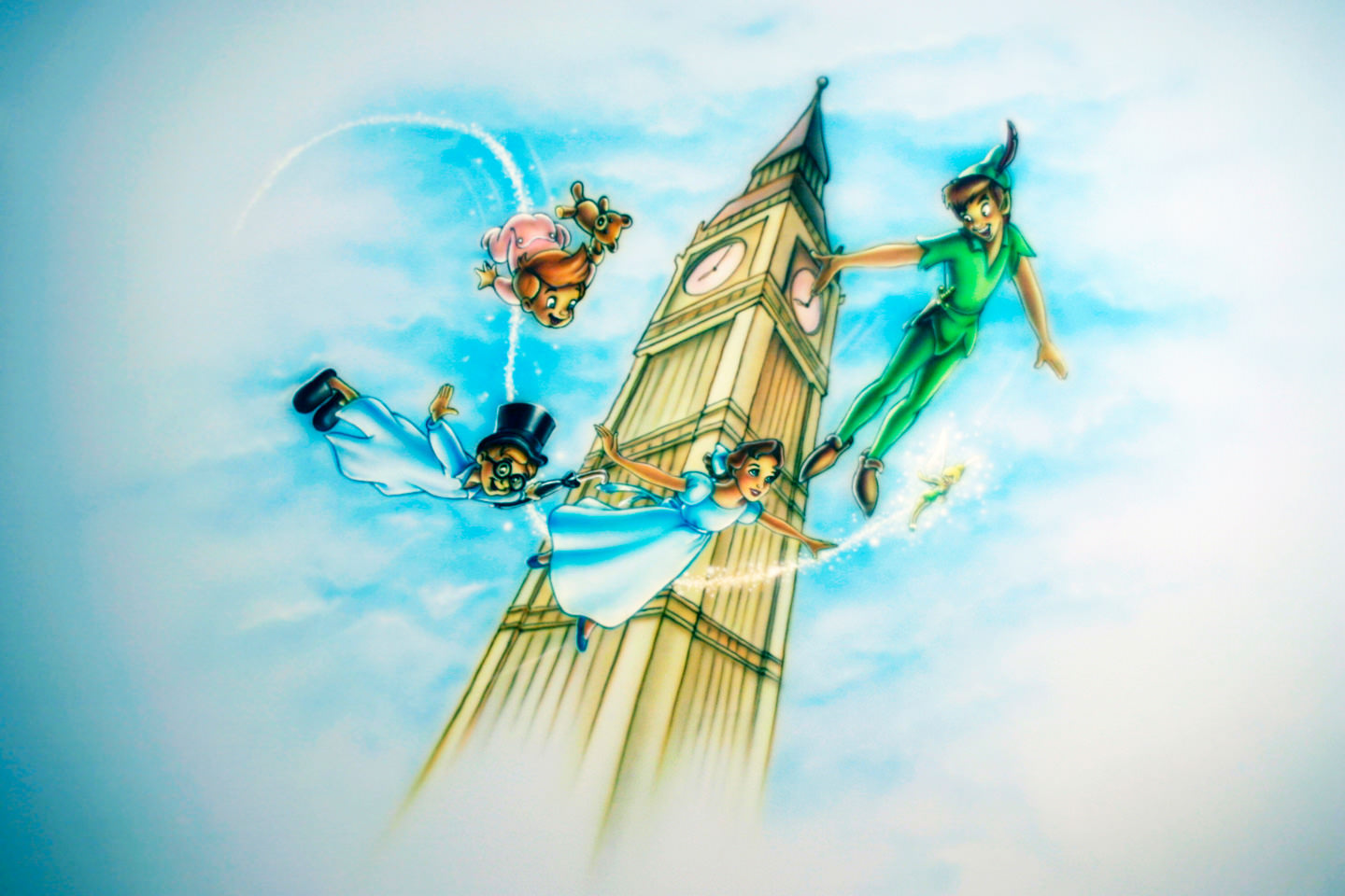 Muurschildering Peter Pan, Tinkerbell in kinderkamer met Big Ben
