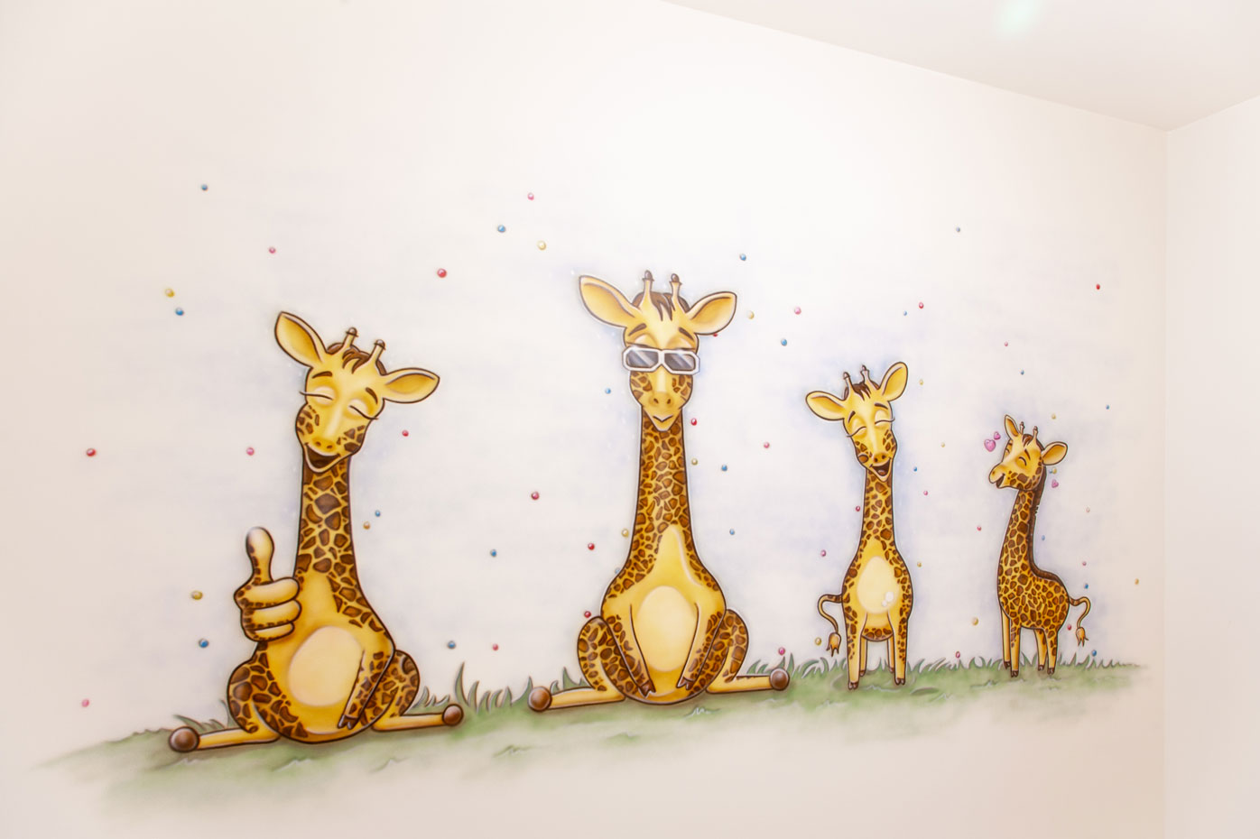 Giraffen kinderkamer muurschildering gemaakt met de airbrush