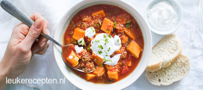 Quinoa soep met zoete aardappel