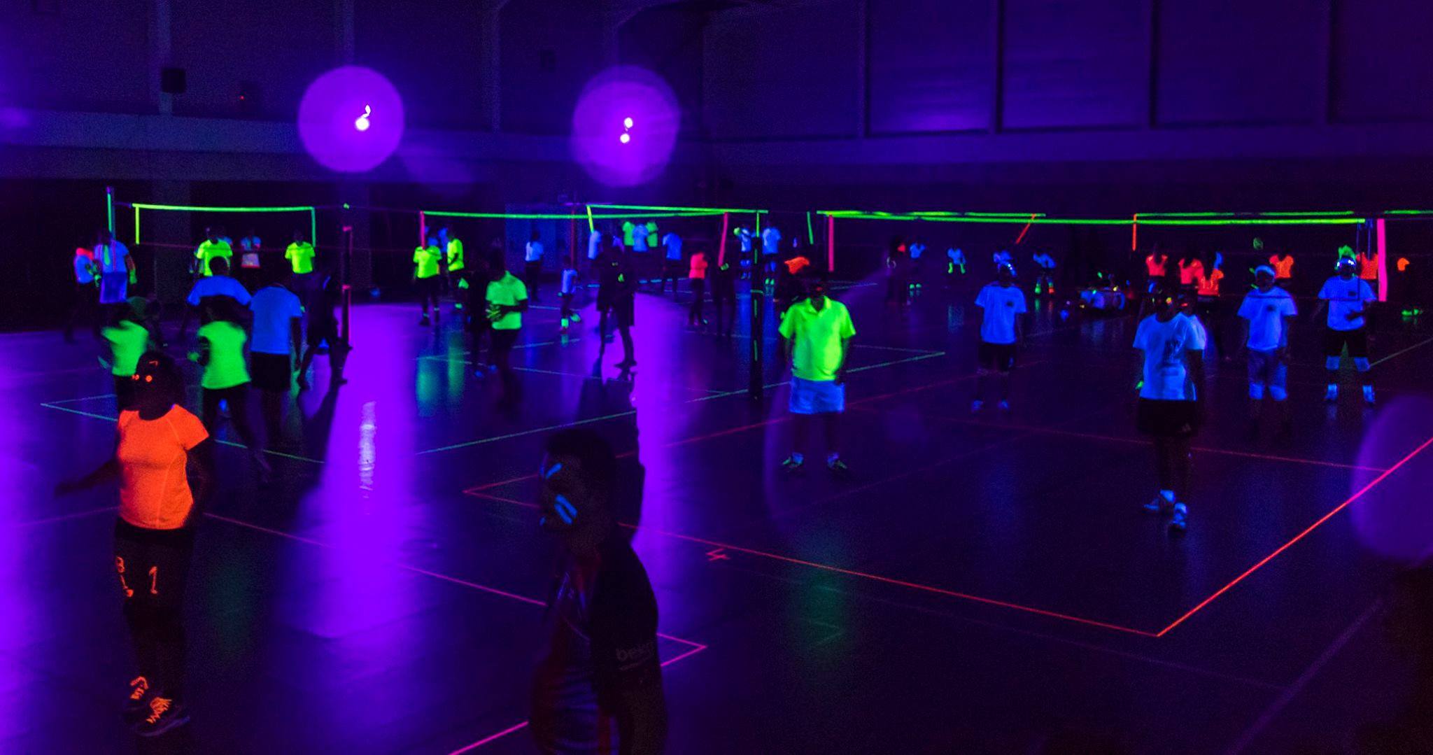 Kivola Blacklight Volleybaltornooi op vrijdag 23 december