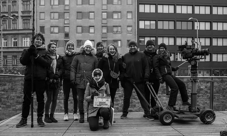 Film crew on set of the short film “Zufallsbekanntschaft,” adjusting lighting and camera for an emotional indoor scene. Film crew on set of the short film “Zufallsbekanntschaft,” adjusting lighting and camera for an emotional indoor scene.