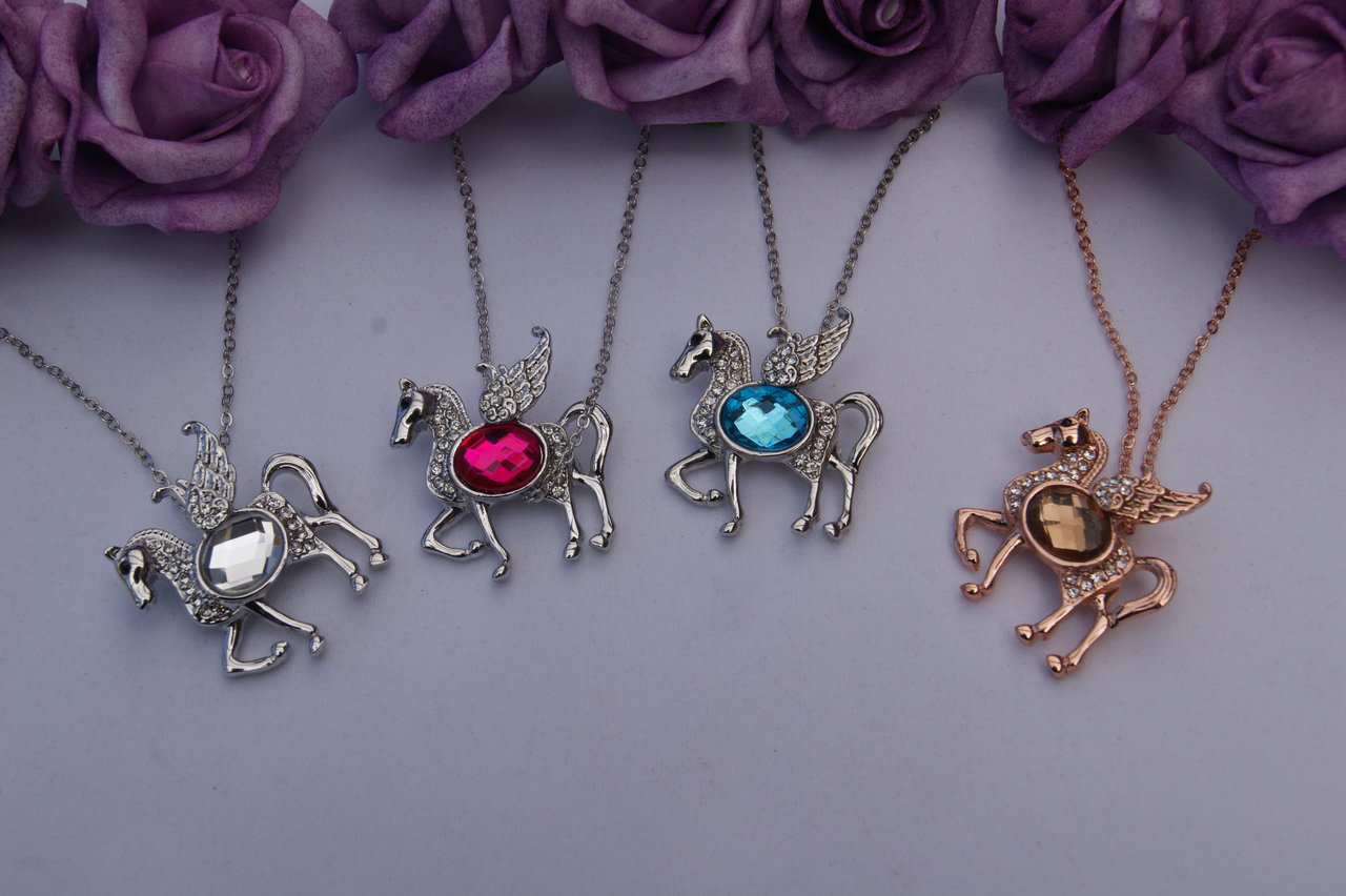 Ref 3435 - Pendentif Cheval et sa Chaîne