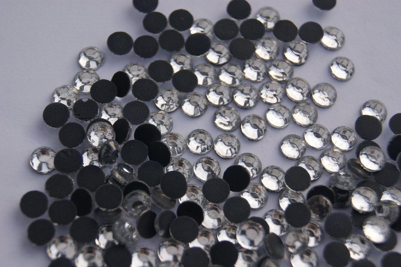 Sachet 1000 strass thermocollants cristal SS16 4mm pour couture textile et danse - KLS Boutique