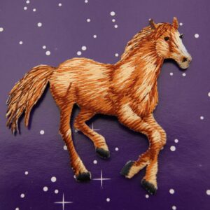 Ref 24 – Ecusson Brodé thermo CHEVAL AU GALOP