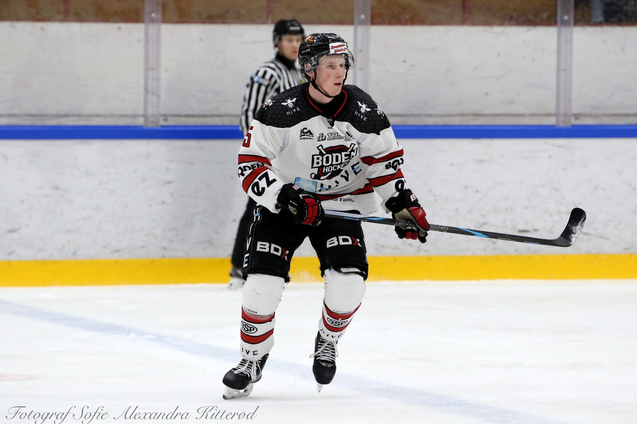 Avslöjar: Toppbacken lämnar serietvåan!