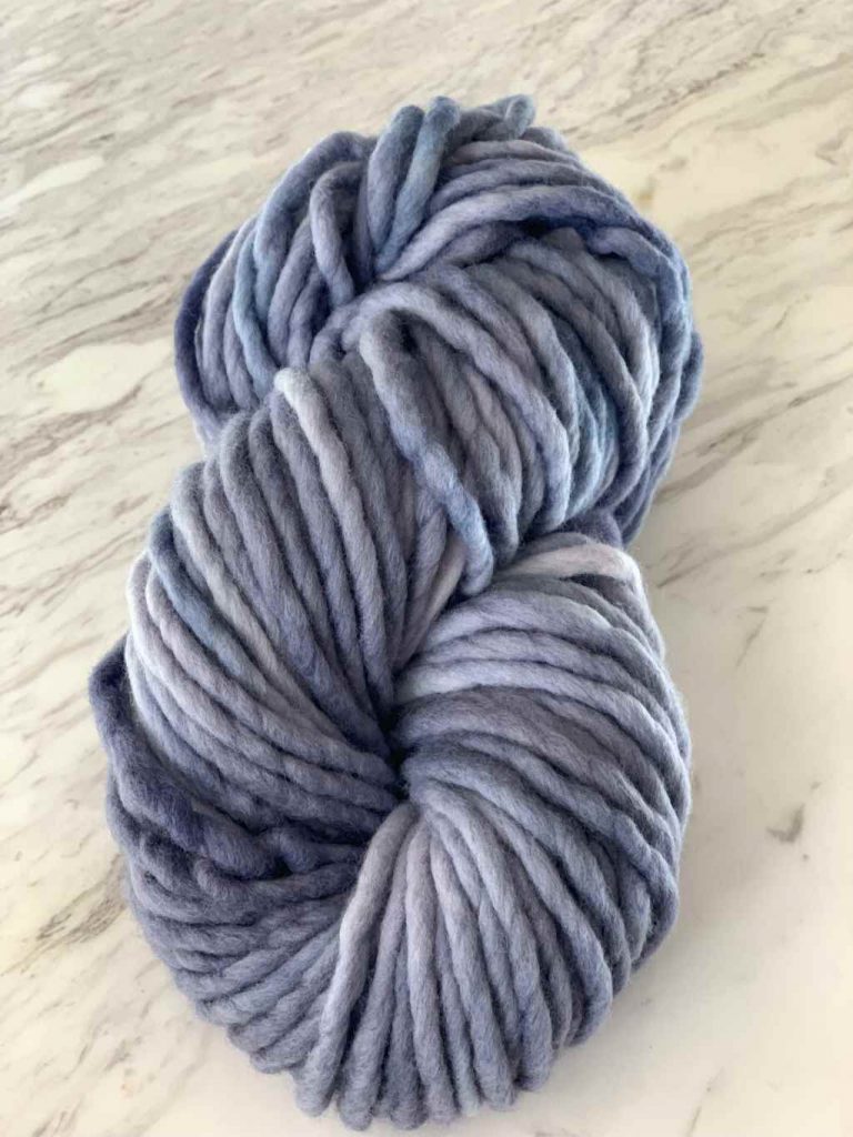 A skein in indigo color dyed by borntodye kit 